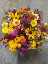 Load image into Gallery viewer, August Flower Subscription