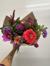 Load image into Gallery viewer, August Flower Subscription