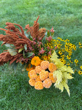 Load image into Gallery viewer, Bulk Blooms Bucket