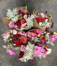 Load image into Gallery viewer, Full Season Flower Subscription