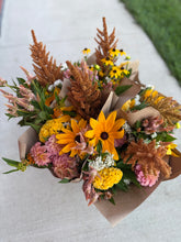 Load image into Gallery viewer, August Flower Subscription