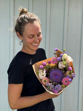Load image into Gallery viewer, 2024 Late-Summer Flower CSA
