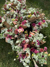 Load image into Gallery viewer, August Flower Subscription
