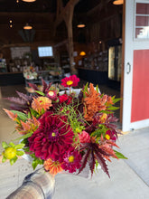 Load image into Gallery viewer, September Flower Subscription
